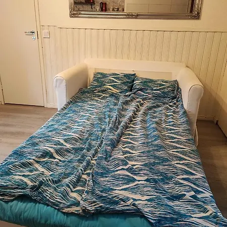 Kotimajoitukset Sinilaehteen Helmi